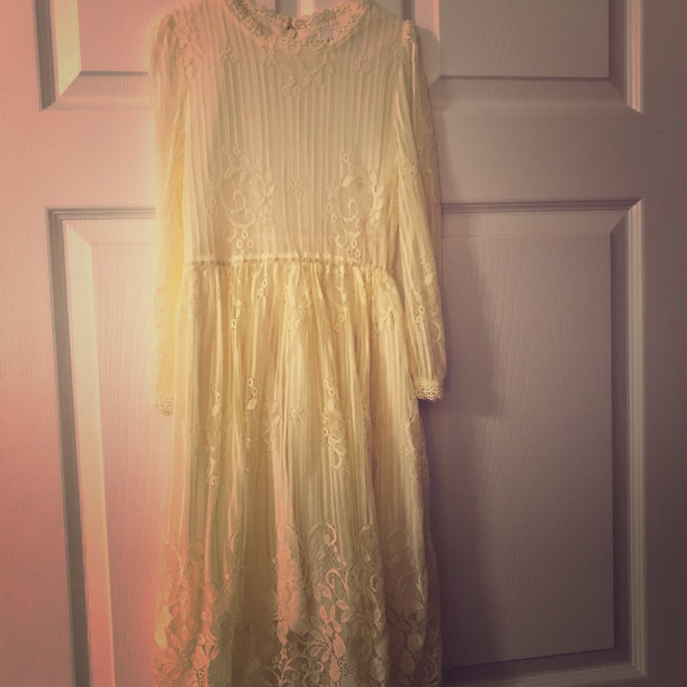6-7 Girl’s Lace Dress